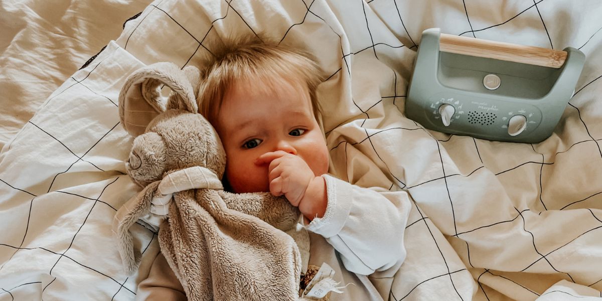 5 screen-free bedtime activities to help children sleep away from home