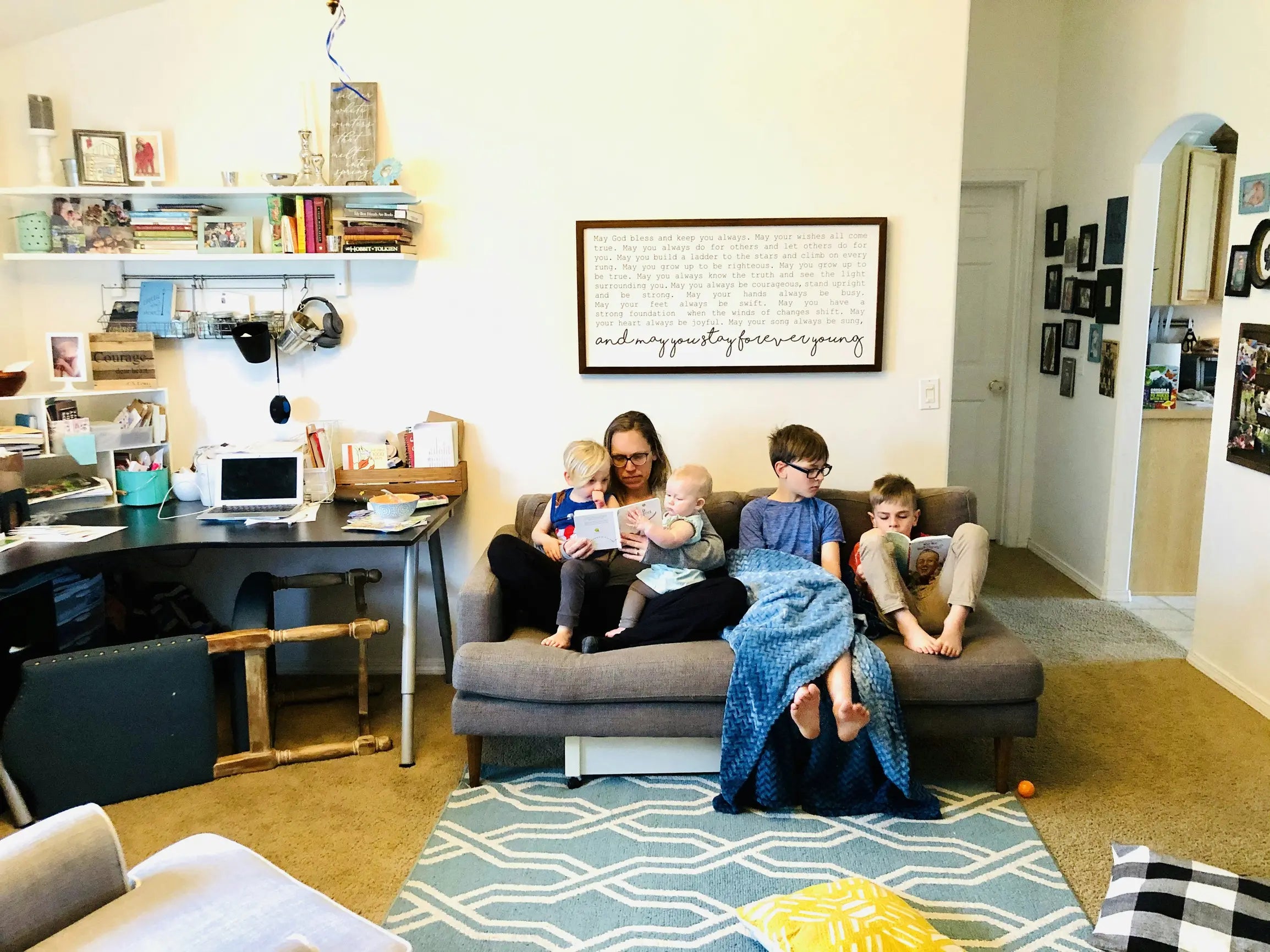 5 Family-friendly Steps to Keep Everyone on a Consistent Sleep Rhythm When Routines Change